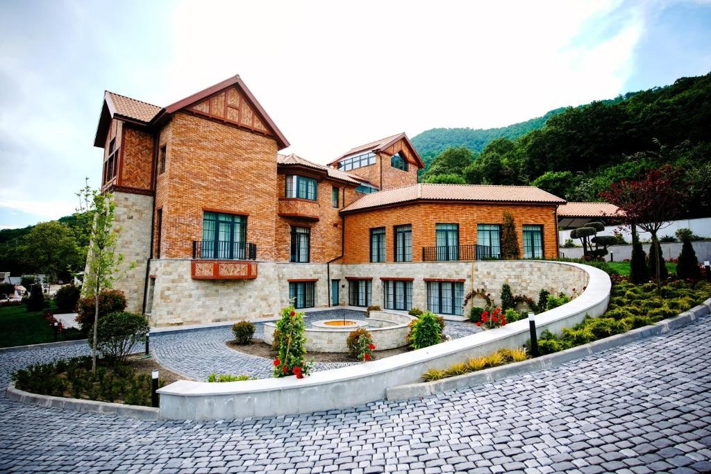 Hill Chalet